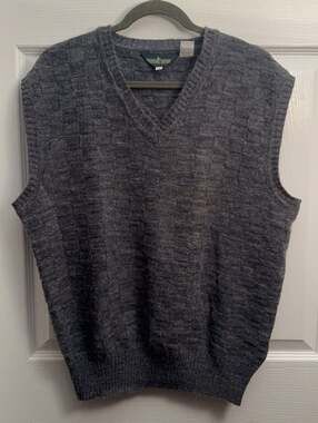 Boundary Waters Men's Gray V-Neck Textured Knit Sweater Vest Size XL